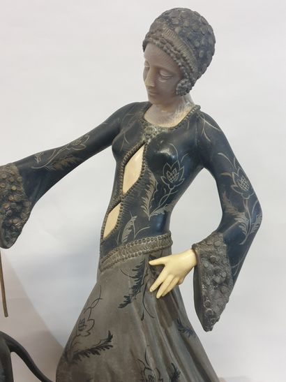 null Georges GORI (XIX-XX), femme au dogue allemand, sculpture Art-Déco en régule...