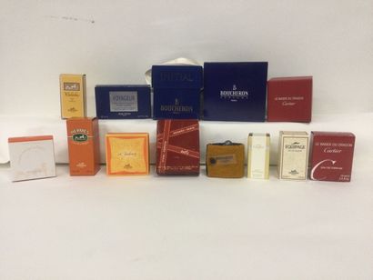null Collection de 13 miniatures de parfum de marque HERMES, Boucheron, Cartier...dans...