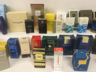 null Collection d'environ 57 miniatures de parfum : Armani, Paco Rabanne, Van Cleef,...