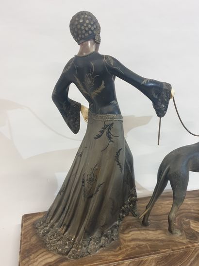 null Georges GORI (XIX-XX), femme au dogue allemand, sculpture Art-Déco en régule...