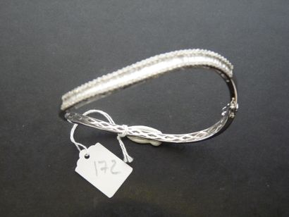 null Bracelet "Torse" en or gris 18K (750/oo), la partie supérieure centrée d'une...