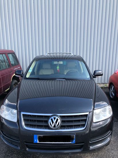 null VOLKSWAGEN, Modele TOUAREG, de couleur NOIR, de Genre VP, N° de Série WVGZZZ7LZ5D046083,...