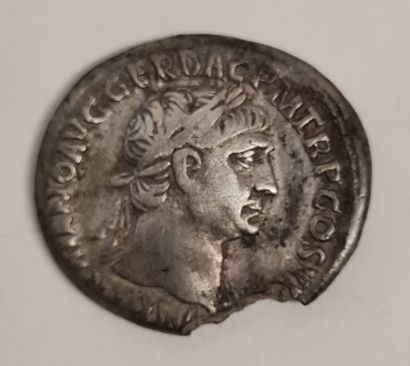null Monnaie Romaine - TRAJAN - Denier argent - A/Tête laurée de Trajan à droite...