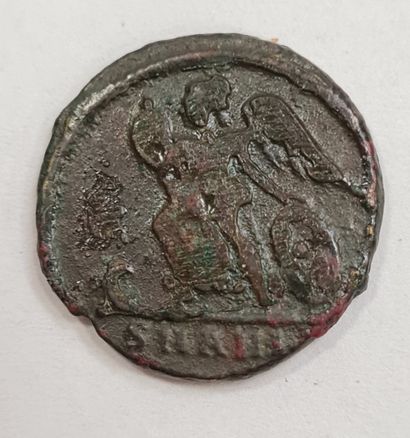 null Monnaie romaine - CONSTANTINOPLE - Centenionalis ou nummus - A/ Buste de Constantinople...
