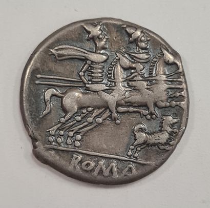 null REPUBLIQUE ROMAINE - ANTESTIA - Denier argent - A/ Tête de Rome à droite, casquée...