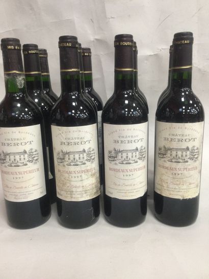 null 18 CHÂTEAU BEROT 1997 Bordeaux supérieur ( quelque étiquettes abîmées)