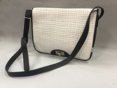 null Groom, sac à mains en cuir noir et blanc, porté bandoulière, ht. 23 cm