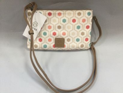 null Texier, pochette portée bandoulière, tissu beige à motifs de losange, ht. 16...