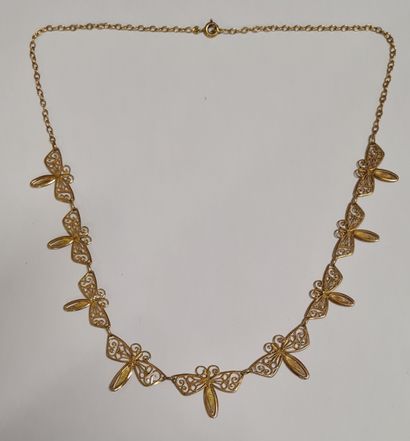 null Collier en or jaune 18K (750/°°) à décor de papillons, poids : 12,6 g