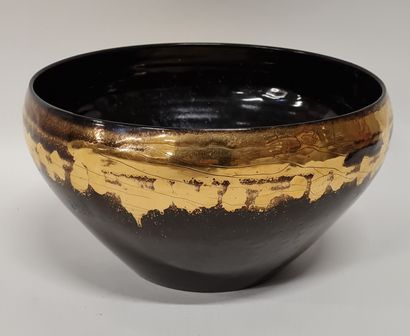 null Jean BESNARD (1889-1958), Ceramic bowl with wide neck, gilding decoration cracked...