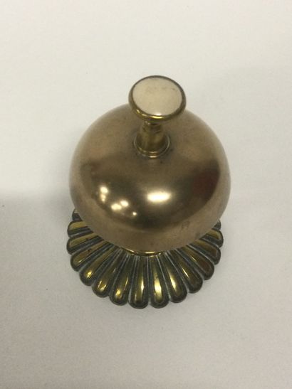 null Hotel counter bell, gilt bronze base, first half of the 20th century, H. 13...