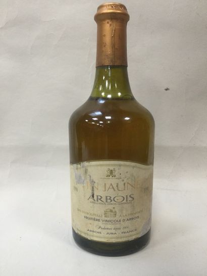null Une Bouteille de Vin jaune Fruitière vinicole d'Arbois (Jura), Blanc, Arbois,...