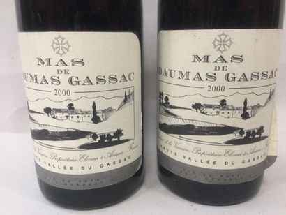 null Un Lot de 2 Bouteilles de Mas de DAUMAS GASSAC, Vin de Pays de l'Hérault 2000...