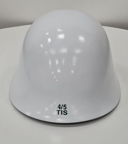 null TIS (XXth/XIXth artist), "PEACE OF ART" Collection, "GROGU" helmet, reconditioned...