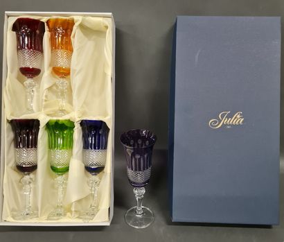null Service de 6 COUPES à champagne en cristal de bohème coloré, H. 20,5 cm, dans...