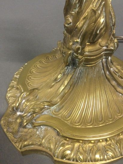 null Pied de lampe en bronze a décor d'angelots h 37 cm