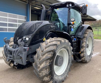 null Tracteur agricole VALTRA S374, année 2019, poste inversé, GPS RTK, LS, 6 distributeurs,...