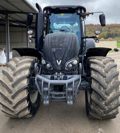 null Tracteur agricole VALTRA S374, année 2019, poste inversé, GPS RTK, LS, 6 distributeurs,...
