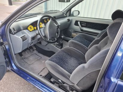 null RENAULT CLIO GRAND PRIX, 125000 kms au compteur, jantes aluminium, Bon état,...