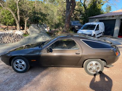 null PORSCHE 928, moteur V8 4.5L, 140 CV, Année 1978, N° de Série 9288102442, 119...