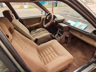 null CITROEN CX GTI , 1982, Cette limousine produite entre 1974 et 1991 fut la légitime...