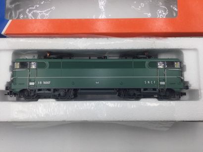 null ROCO, échelle HO, Locomotive SNCF modèle BB16007, référence : 43568, en boîte...