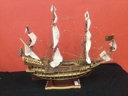 null Maquette de bateau, reproduction du navire Français du XVIIe siècle "Le Saint...