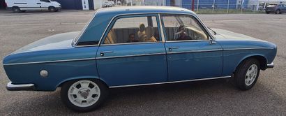 null PEUGEOT 304, 1977, moteur 4 cylindres 1 288 cm3, 65 CV, 5 places assises. Cette...