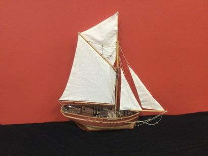 null Maquette de bateau, reproduction de voilier à vocation commerciale Dim H 58cm...