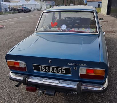 null PEUGEOT 304, 1977, moteur 4 cylindres 1 288 cm3, 65 CV, 5 places assises. Cette...