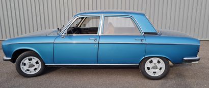 null PEUGEOT 304, 1977, moteur 4 cylindres 1 288 cm3, 65 CV, 5 places assises. Cette...