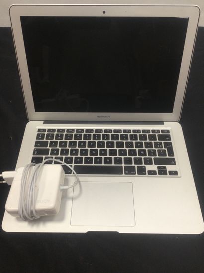 null Ordinateur portable MAC BOOK AIR. Frais de vente judiciaire 14,28 % T.T.C (+...