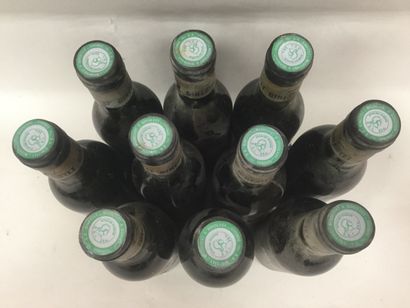 null 29 demies-bouteilles Fort Médoc 1975 ( beaucoup sans étiquettes)