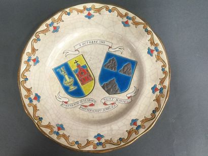 null LONGWY, Assiette commémorant le jumelage de la ville de Saint-Mihiel et de Enkenbach-Alsenborn,...