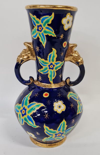 null LONGWY, Vase de forme chinoise, anses à têtes de dragon, décor floral d'Azur,...