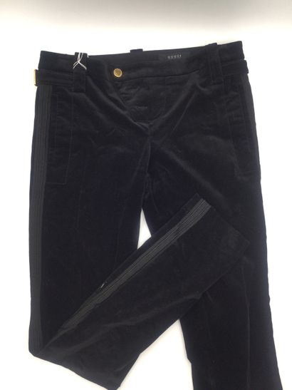 null GUCCI, Set of two black velvet effect cotton pants. Slim fit. T44

Good con...