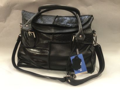 null CHARLOTTE, handbag in genuine black leather, shoulder strap, H. 30 cm