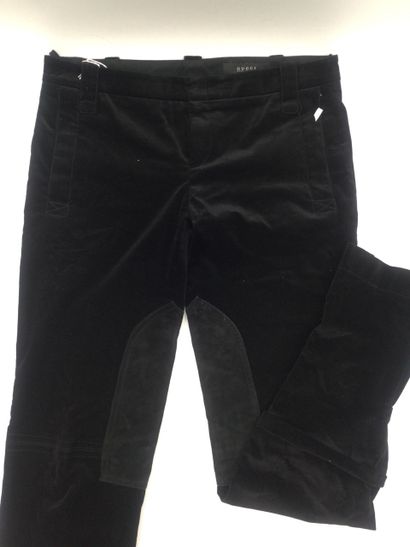 null GUCCI, Set of two black velvet effect cotton pants. Slim fit. T44

Good con...