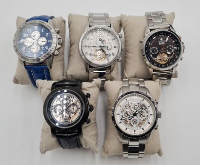 null 
Lot of 5 men's watches, automatic movements, chronograph/calendar functions,...