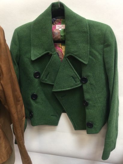 null PAUL SMITH wool short coat, green color, large notched collar, crossed buttonhole...