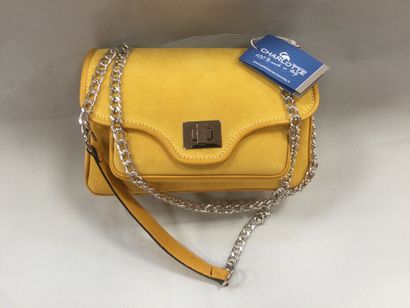 null CHARLOTTE, genuine yellow leather handbag, shoulder strap, H. 17 cm