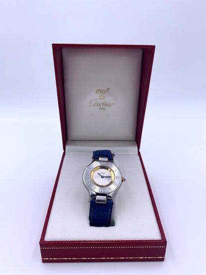 null CARTIER, Montre de dame Must, cadran rond en acier et vermeil, bracelet en cuir...