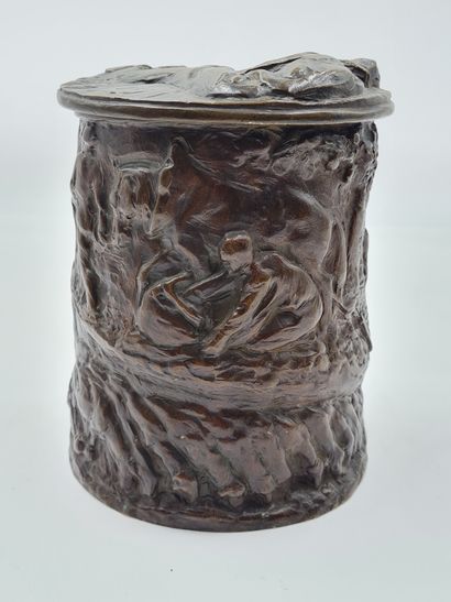  Jules DALOU (1838-1902), "Le Bineur", tobacco pot in bronze with brown patina, decoration...