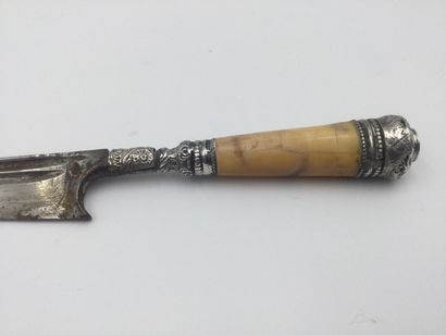  Ancienne dague de chasse, manche en corne et monture en argent, époque XVII-XVIIIème,...