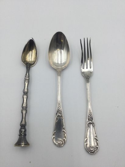 Lot including 2 silver cutlery and sugar...