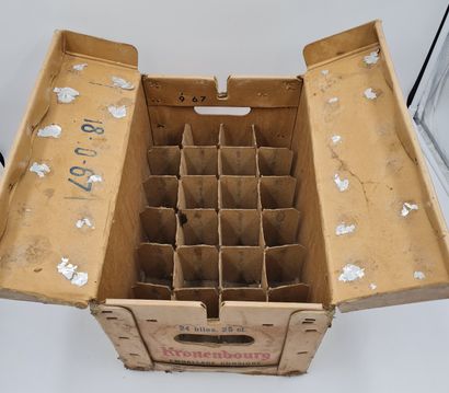 null Old empty cardboard box for the beer brand KRONENBOURG, Dim. 22 x 40 x 26 cm...