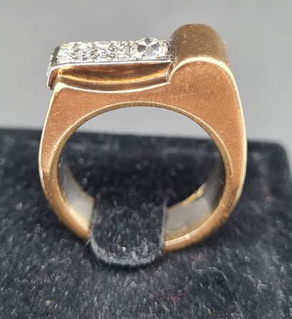 null BAGUE Tank en or 18K 750/°° ornée d'un pavage composé de 15 diamants ronds (petits...