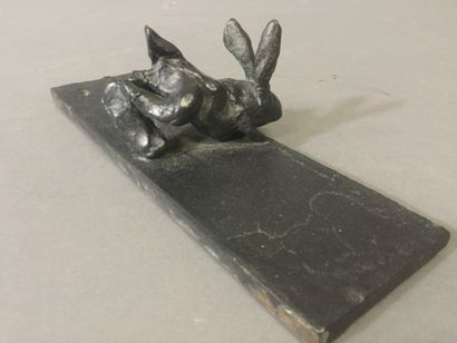  HERVELIN Patrick (1948), "petit lapin de garenne", bronze, signé sous la base, 6...