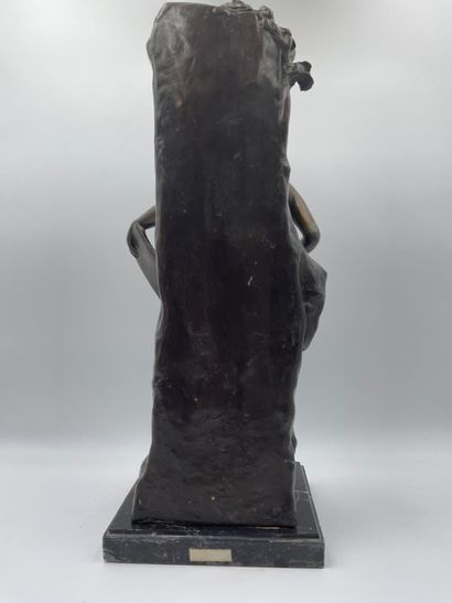 null Émile-Louis PICAULT (1833-1915) « Mémoria ». Sculpture en bronze à patine brune...
