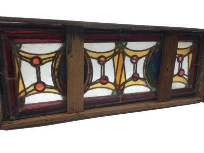 null Lot of 2 old stained glass windows with geometrical forms and cabochons, Dim....